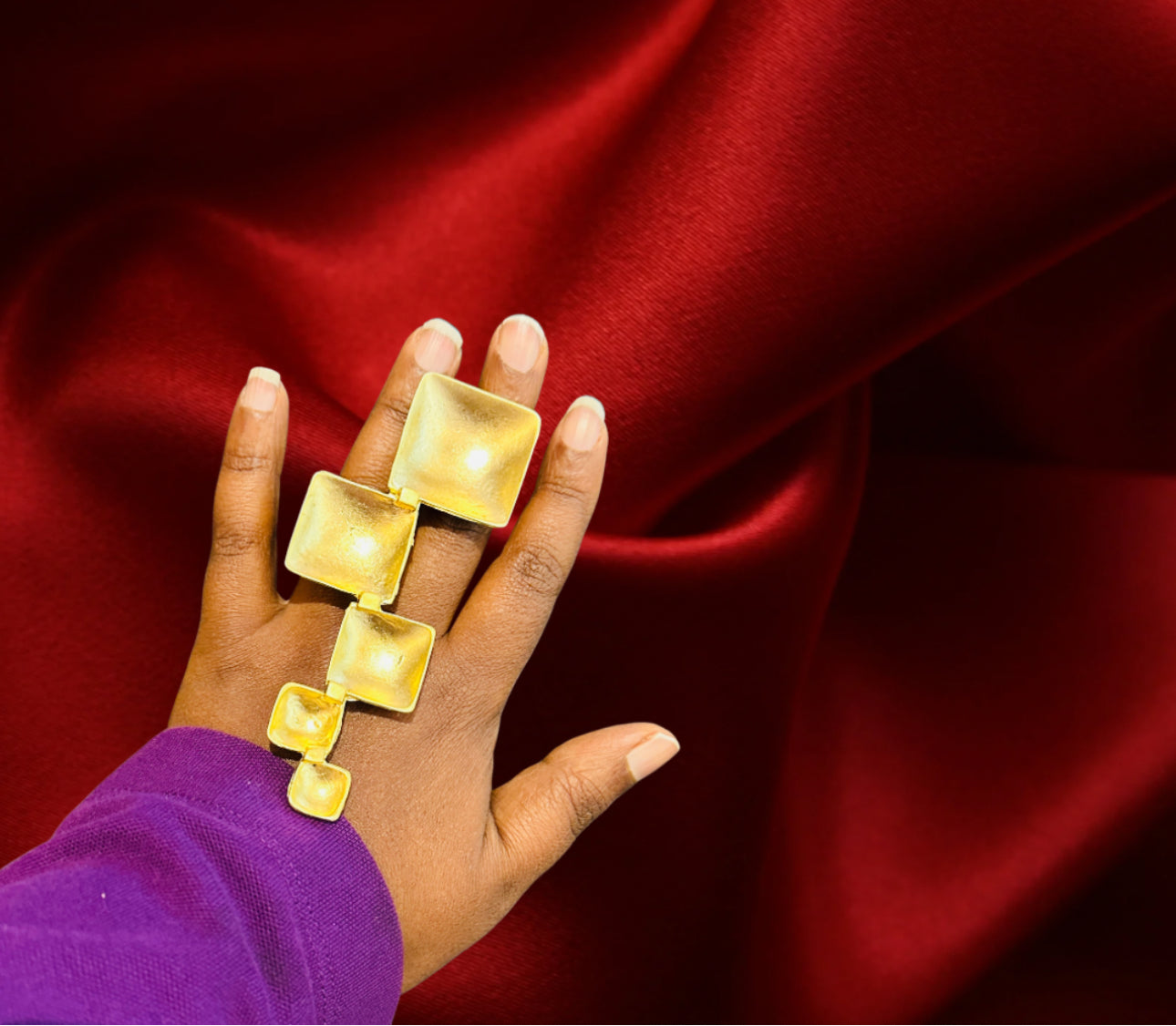 Elegant squares ring