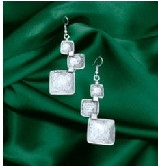 Elegant square earring