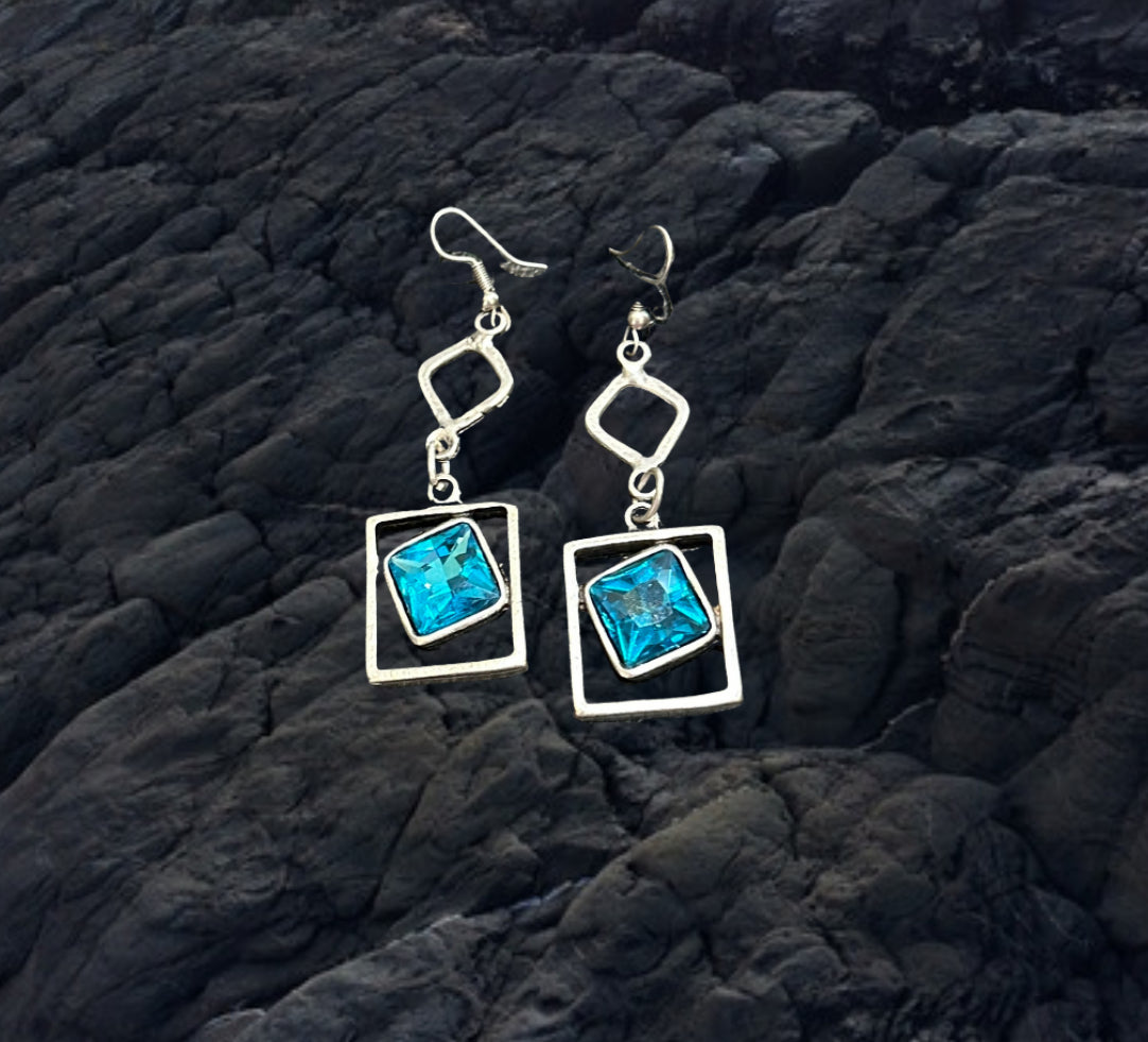 Light blue elegant earring