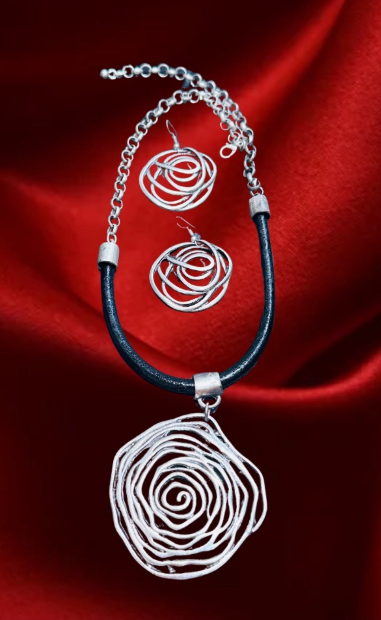 Circle Earing and necklace