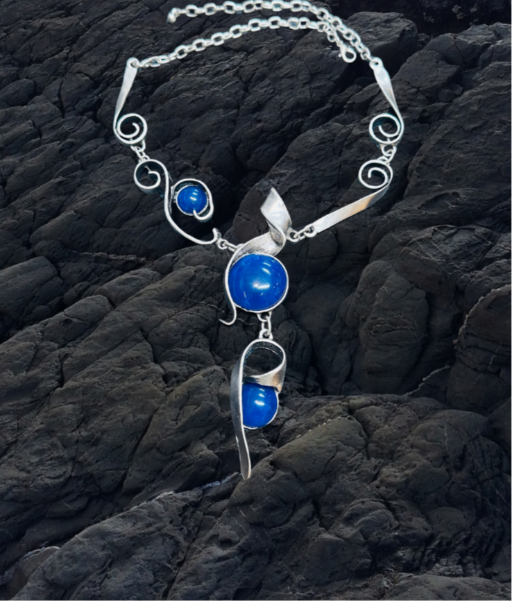 Beautiful navy blue a piece of art necklace
