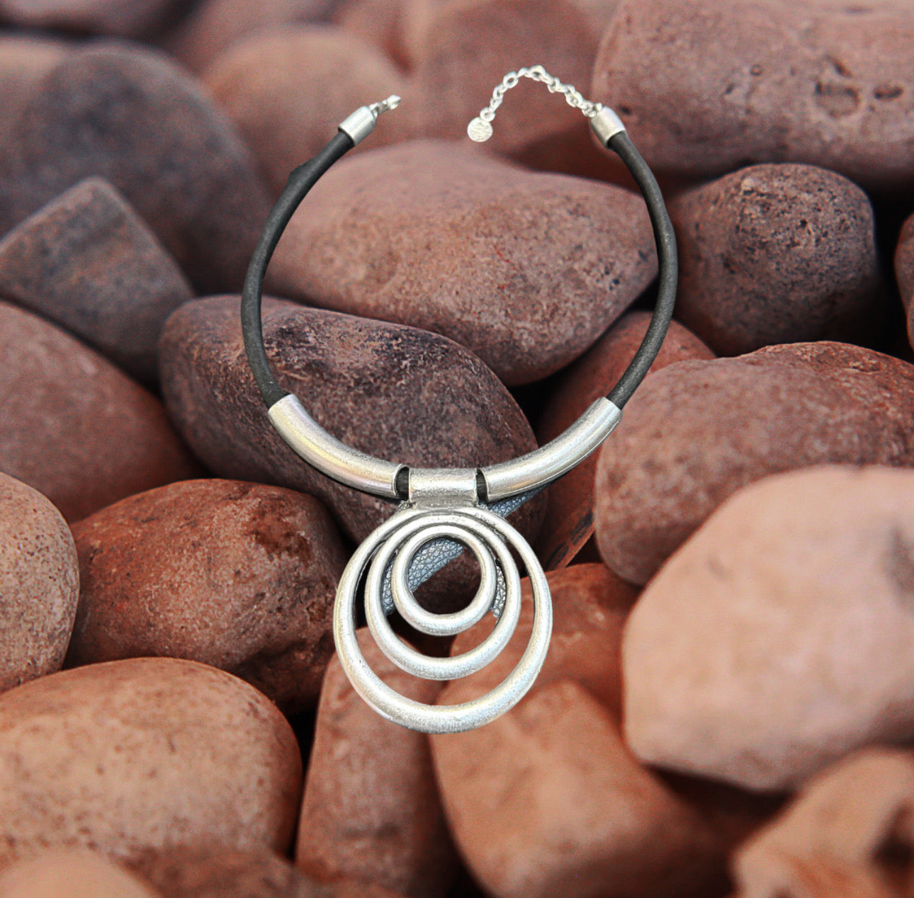 Triple circle beautiful necklace