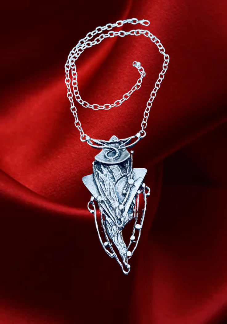 Hammered elegant, Silver plate Necklace