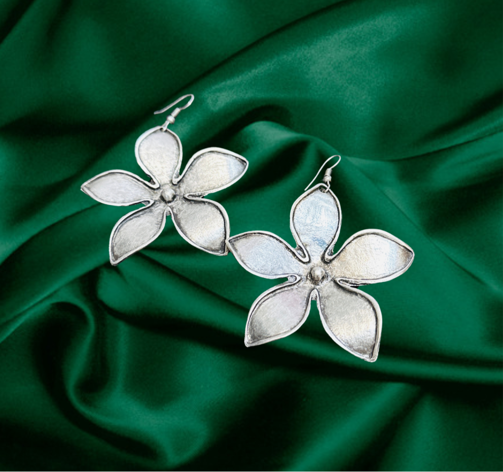 Statement flower earring