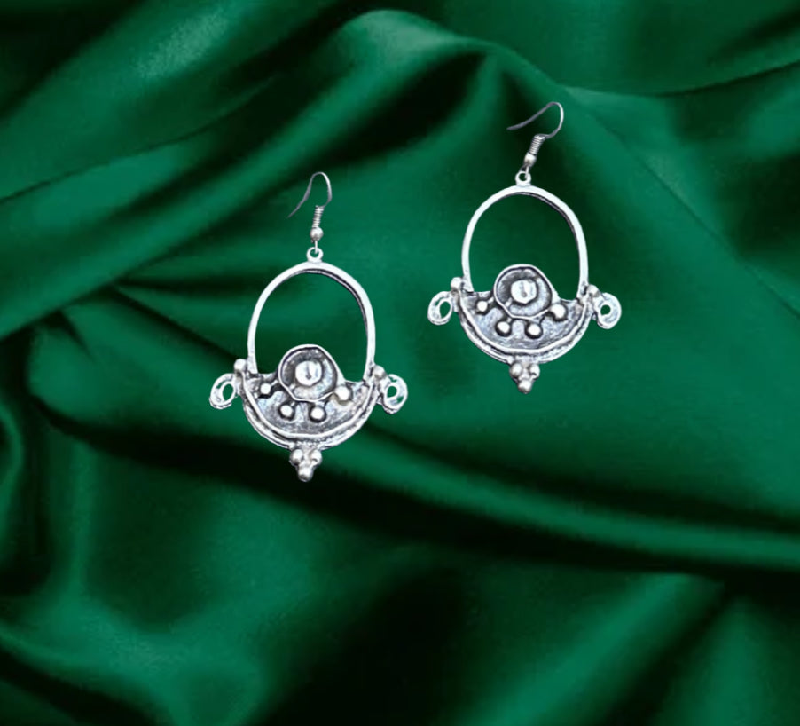 Vintage inspire Circle design, Earing