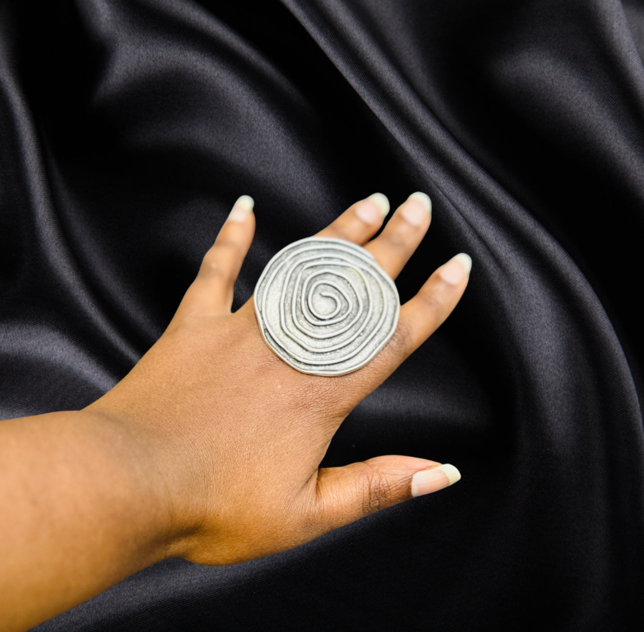 Big circle ring