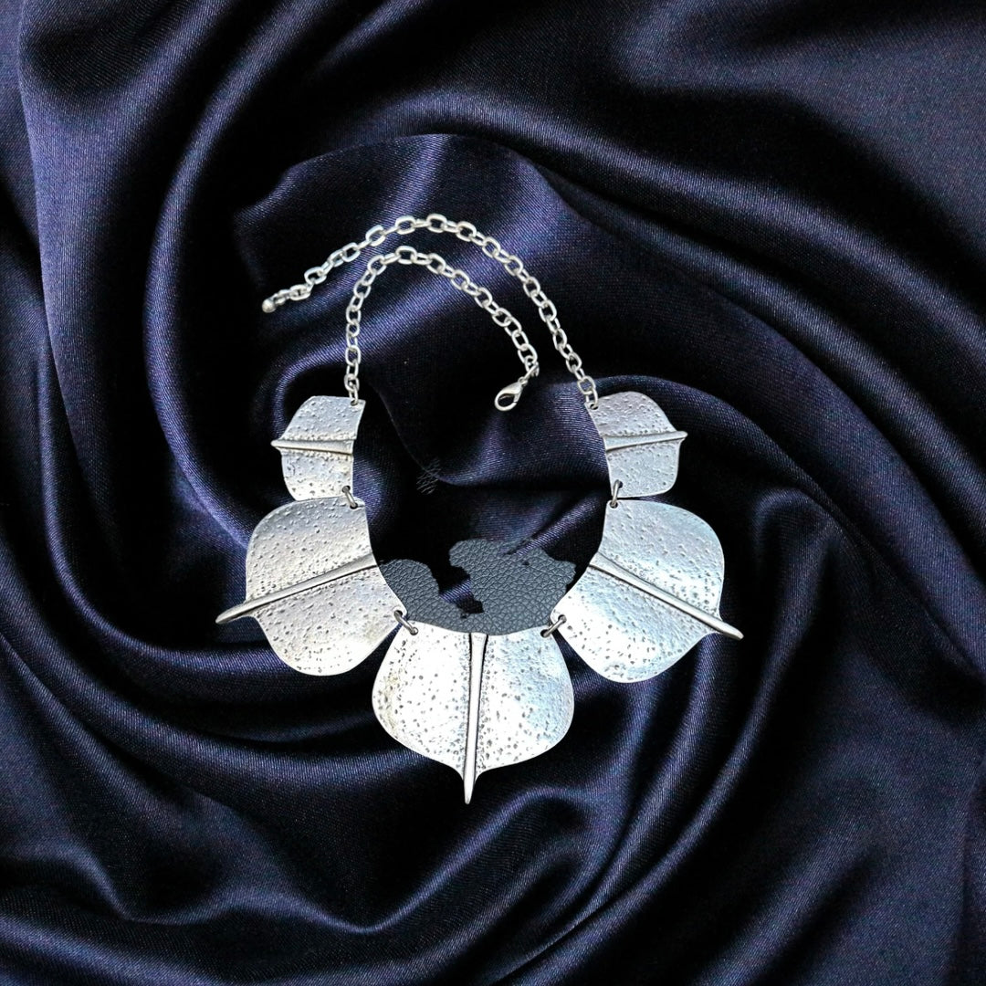Hammered unique necklace