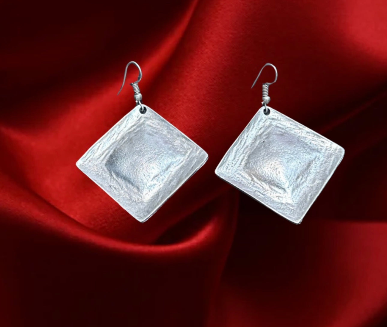 Hammer square earring
