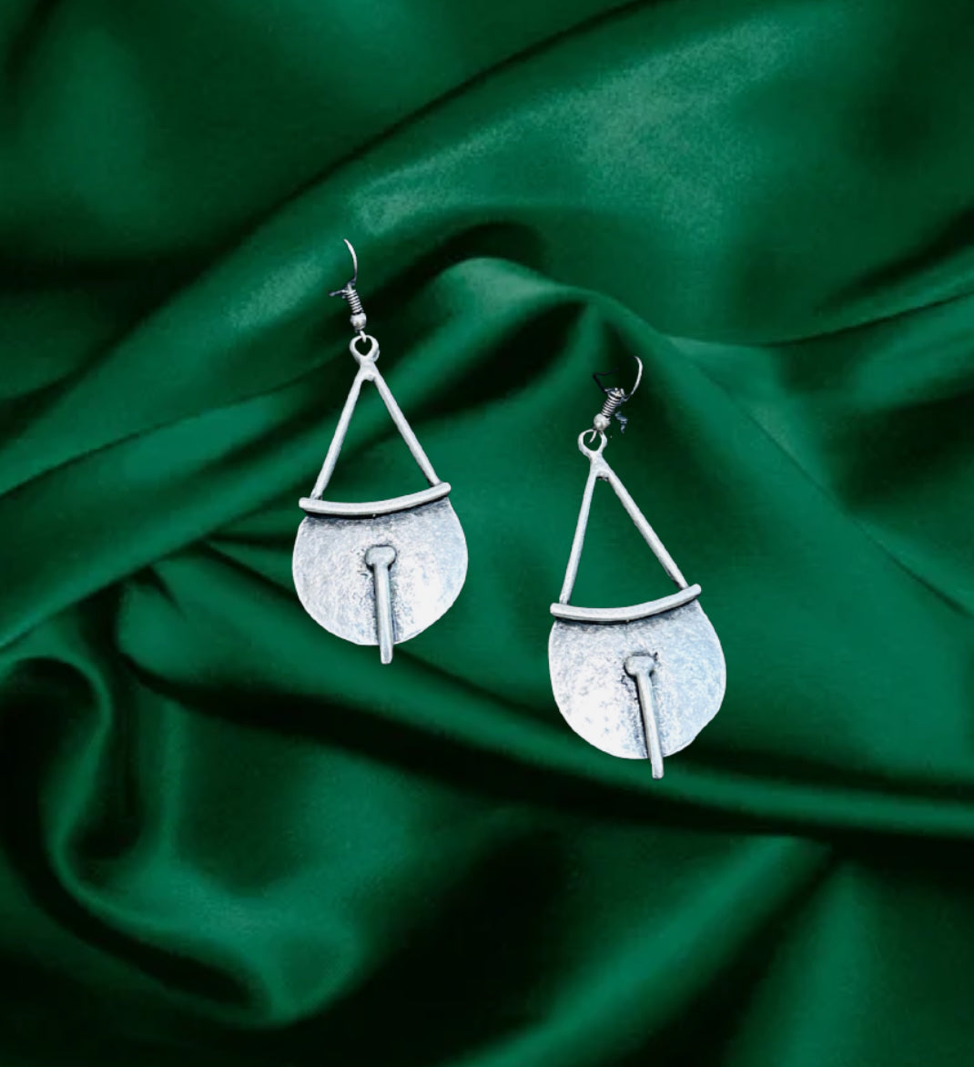 Hammered elegant earrings
