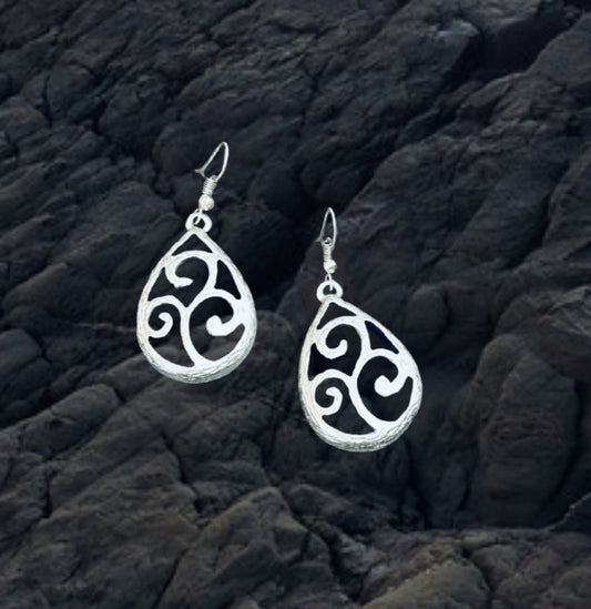 Teardrop earring