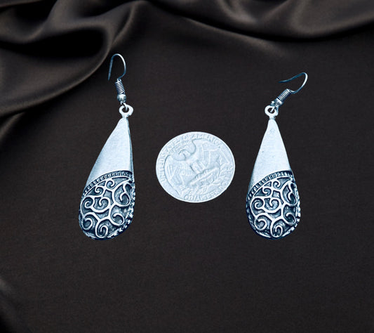 Teardrop the solid and hammered combination Earing