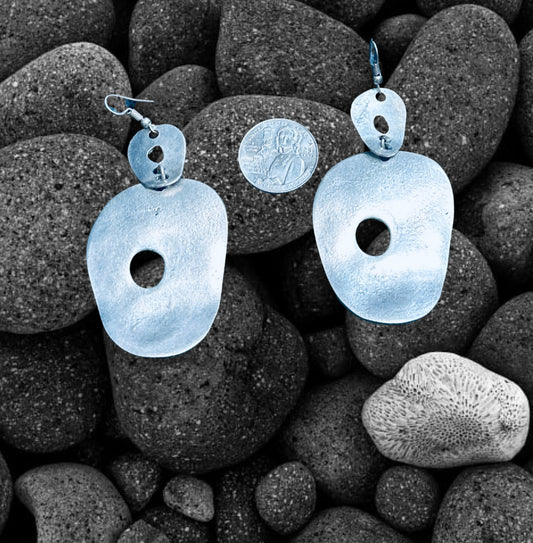 Beautiful circle hammered Earing