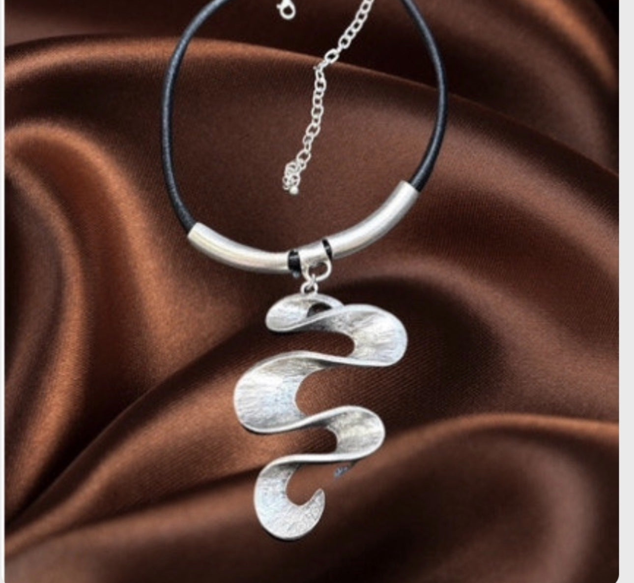 Wave necklace