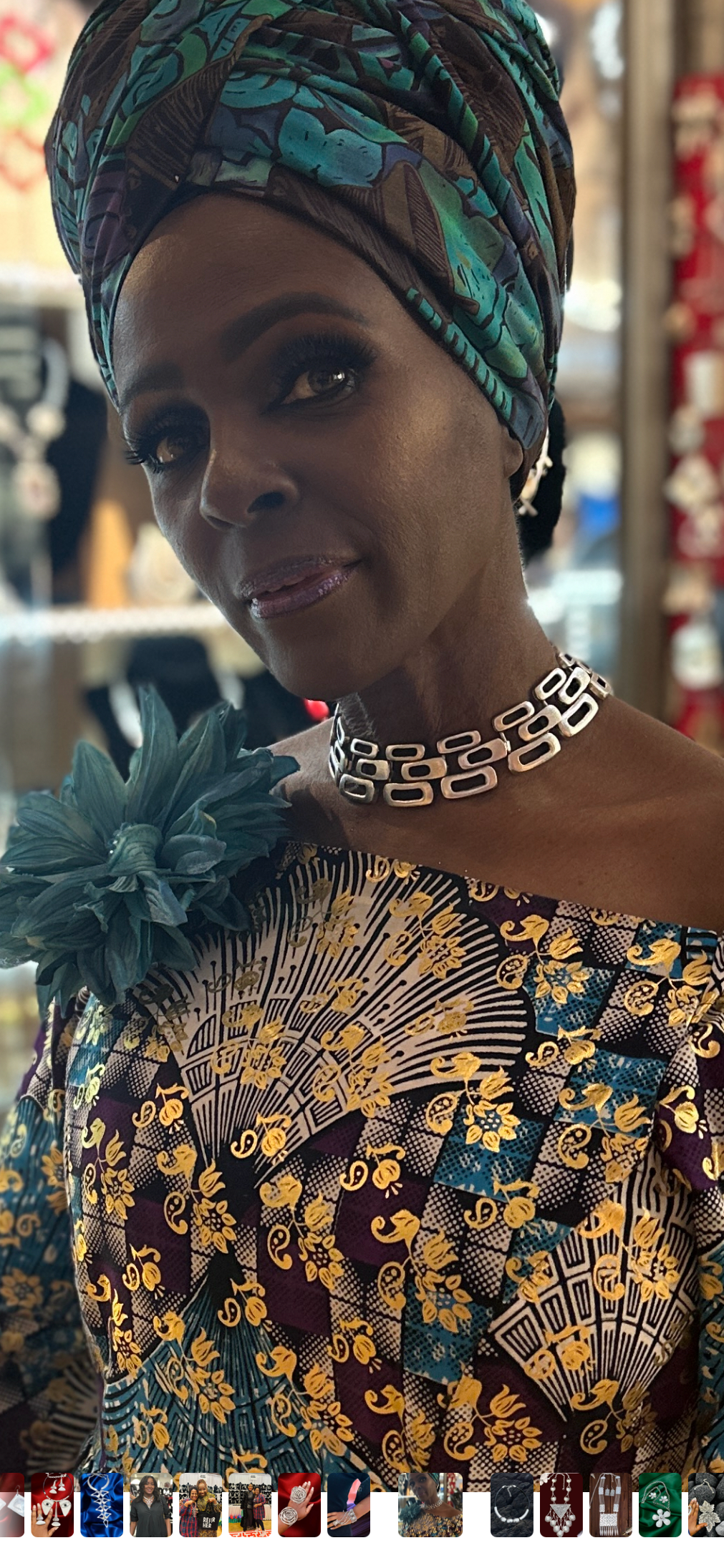Elegant Queen necklace