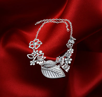 Life with the flower, necklace