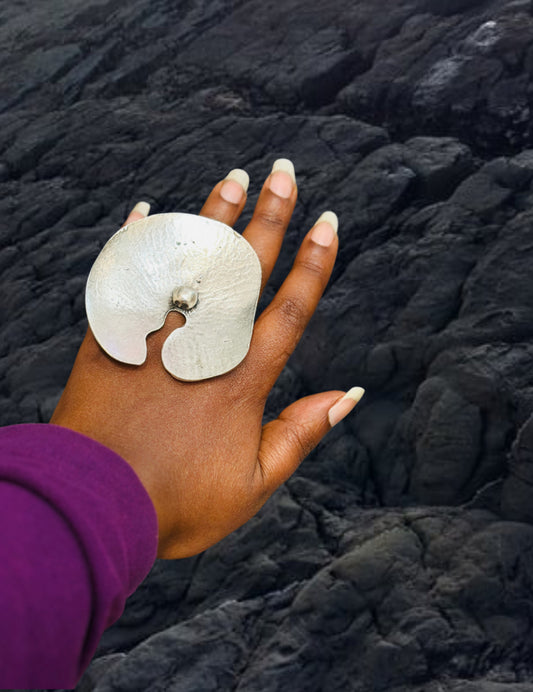 Circle unique hammered ring