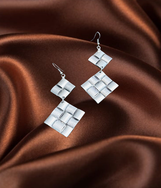 Elegant square earrings