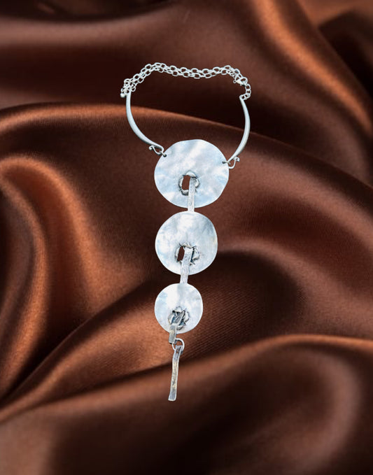 Lovely, unique circle necklace